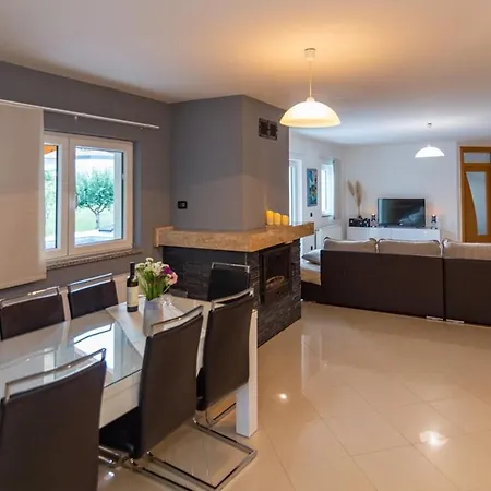 Karina Grubine, Imotski Villa *