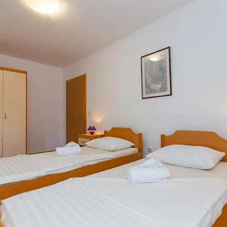 Karina Grubine, Imotski Villa