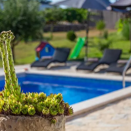 Karina Grubine, Imotski Villa Grubine