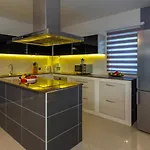 Karina Grubine, Imotski Vila *