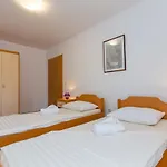Karina Grubine, Imotski Vila