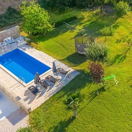 Vila Karina Grubine, Imotski *
